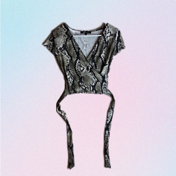 YMI Collections • Short Sleeve Snakeskin Pattern Self-Tie Waist - Picture 2 of 8